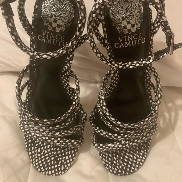 Vince Camuto - strappy sandal - Picture 4 of 7